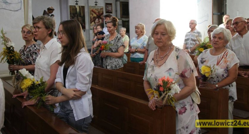 Dziś Matki Boskiej Zielnej. W kościołach odbywa się święcenie ziół i kwiatów (foto)