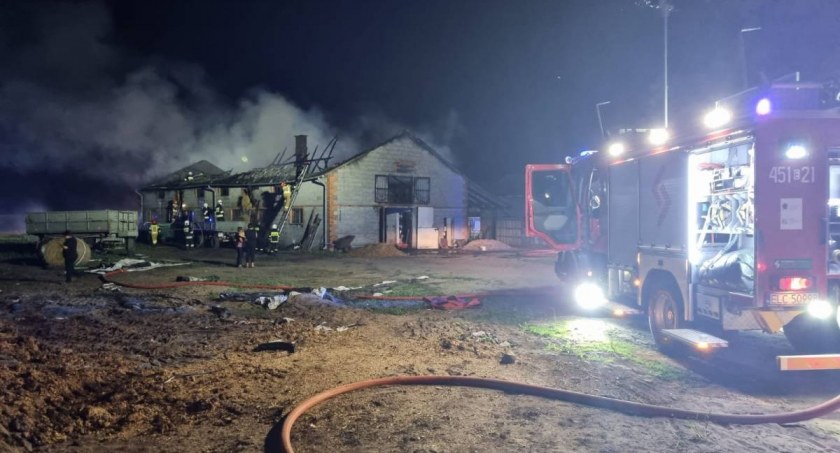 Ogromny pożar w gminie Chąśno! W akcji kilkudziesięciu strażaków! (foto)