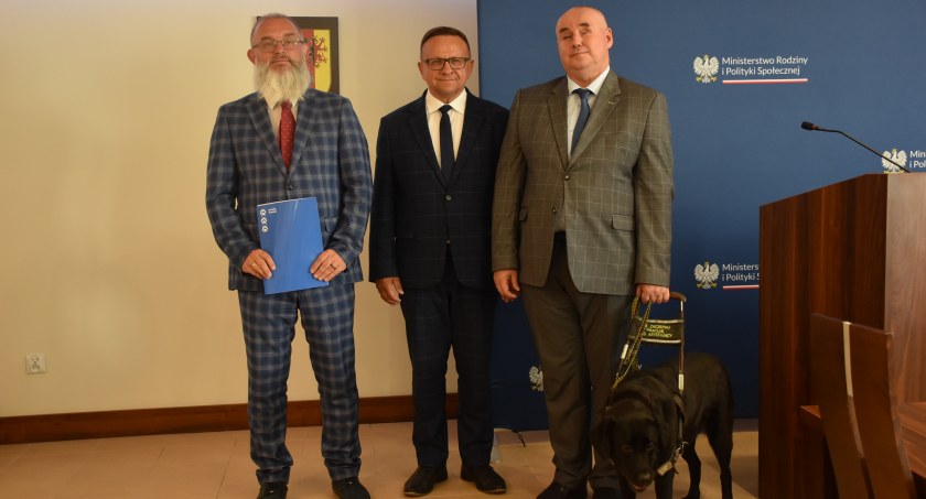 „Asystent osobisty osoby niepełnosprawnej” – ogłoszono nabór do programu (foto,film)