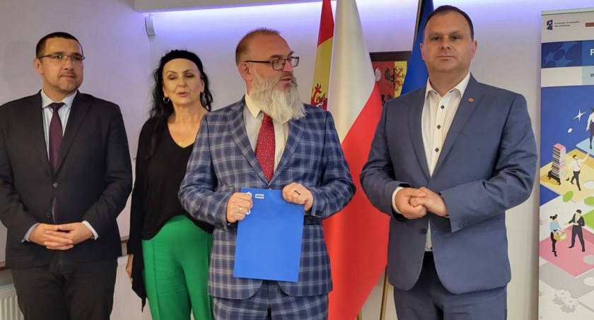 Miliony dla Powiatowego Urzędu Pracy w Łowiczu na aktywizację bezrobotnych (foto, film)