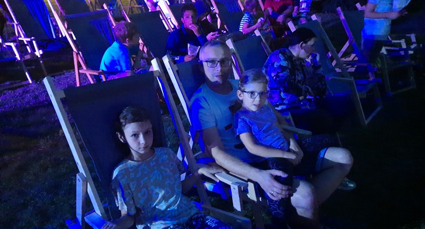Seans kina letniego na osiedlu Kostka (foto)
