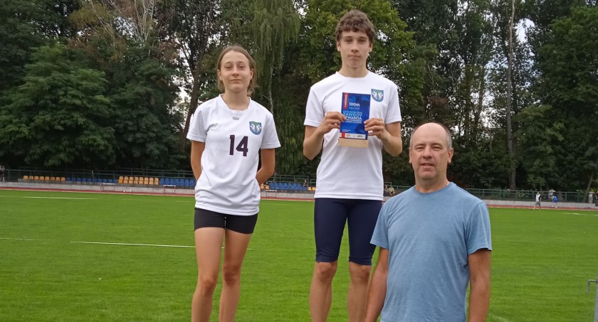 Zawodnicy UKS Jedynka Łowicz zainaugurowali sezon jesienny (foto)
