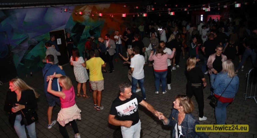 Italo disco króluje na dziedzińcu ŁOK (foto)
