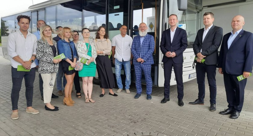 Autobus „Droga do kultury” od ponad miesiąca w trasie. Ilu przewiózł pasażerów?