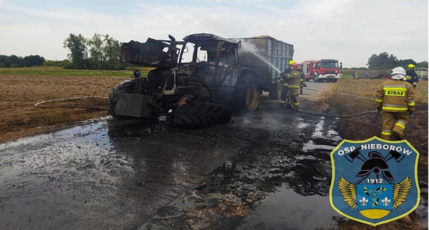 Pożar ciągnika z kukurydzą w Zabostowie Dużym