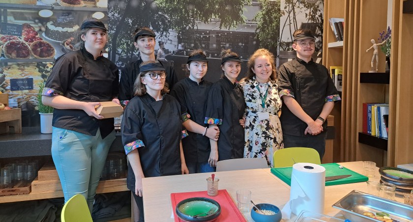 Uczniowie z Łowicza na warsztatach kulinarnych w Hotelu Holiday Inn w Warszawie (foto)