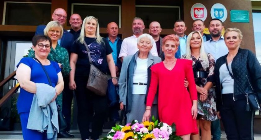 Spotkanie absolwentów łowickiej Trójki. Wrócili do niej po 34. latach (foto)