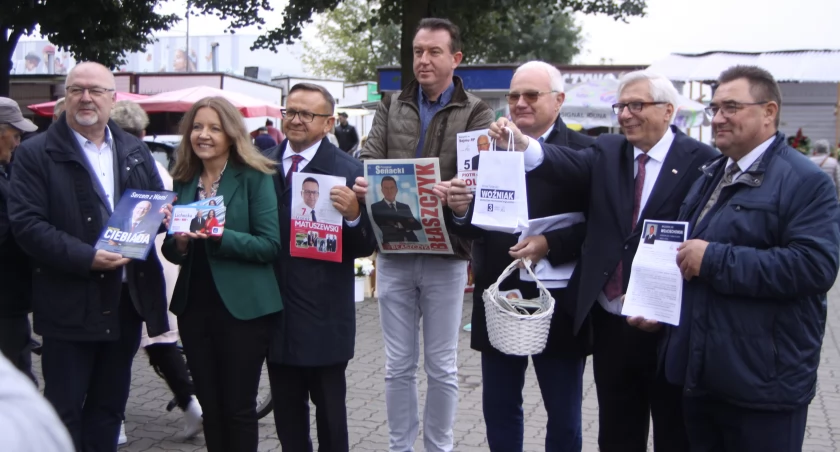 Łowicz. Konferencja prasowa kandydatów PiS-u w wyborach parlamentarnych (foto, film)