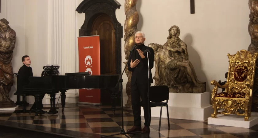 Koncert „Myśleć sercem – papieskie inspiracje” w Muzeum w Łowiczu (foto, film)