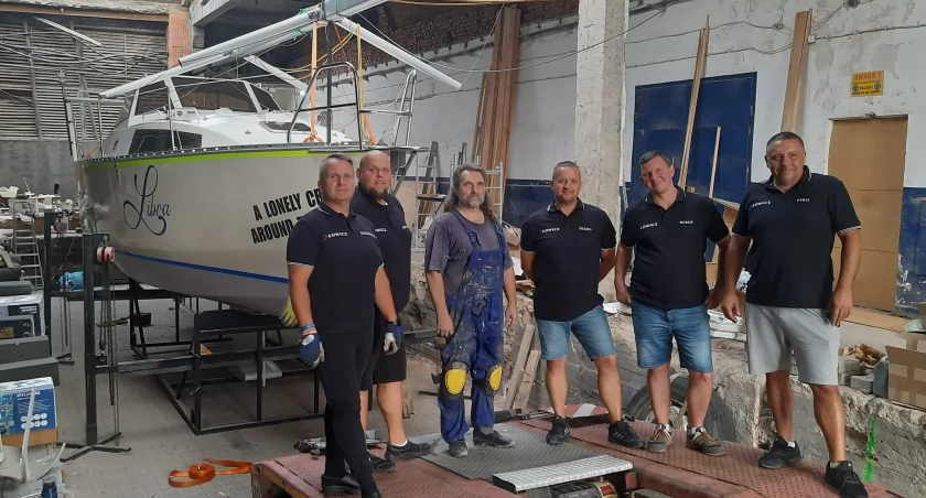 Łowiczanin Marcin Klimczak zbudował łódkę i rusza w samotny rejs dookoła świata (foto)