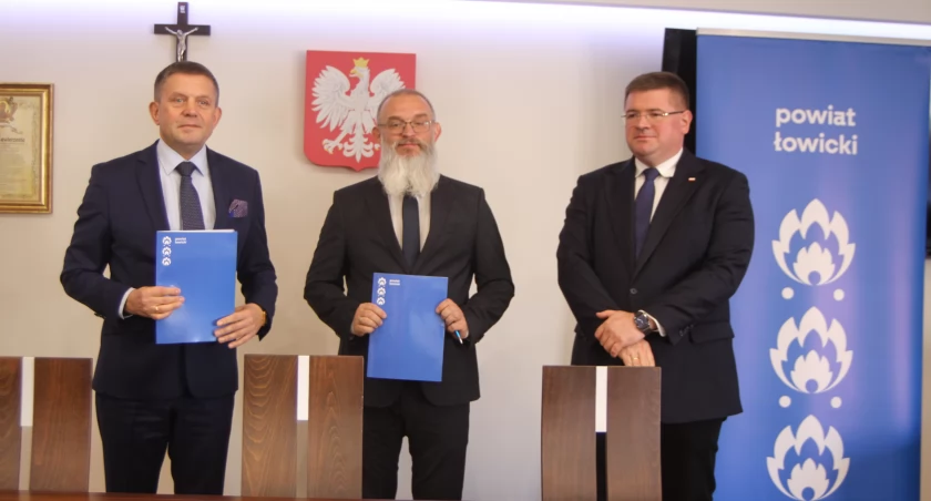Powiat łowicki nawiązał współpracę z rejonem solecznickim. Skorzystają uczniowie (foto, film)