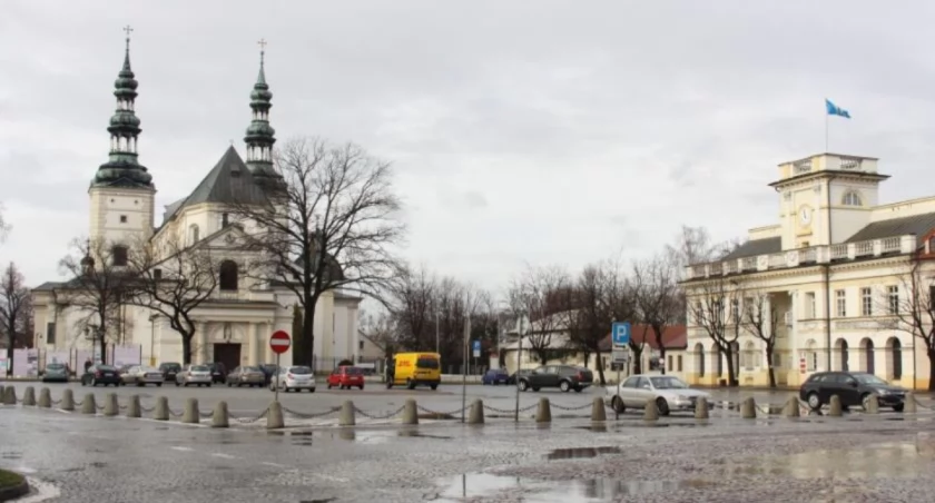 Choć dziś piątek, w diecezji łowickiej nie ma postu. Można jeść mięso!