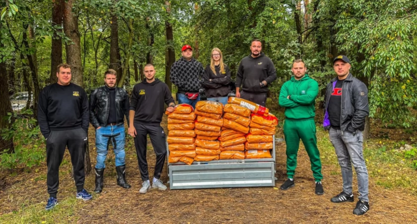 350 kg karmy dla schroniska, od motocyklistów z Łutututu
