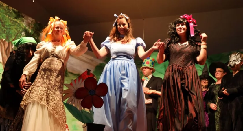 NieZwykły Teatr zaprasza na „Zamieszanie w krainie bajek”
