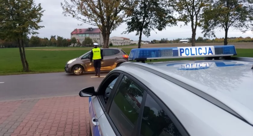 Policjanci łowickiej drogówki w akcji - Alkohol i narkotyki! 