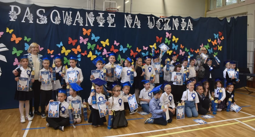 Uroczyste pasowanie uczniów klas pierwszych w SP nr 4 (foto, film)
