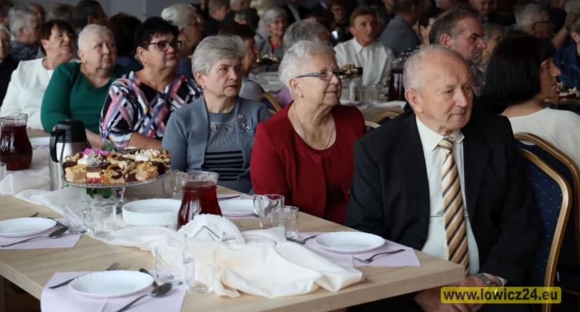 Wspólna zabawa Seniorów z gminy Domaniewice (foto, film)