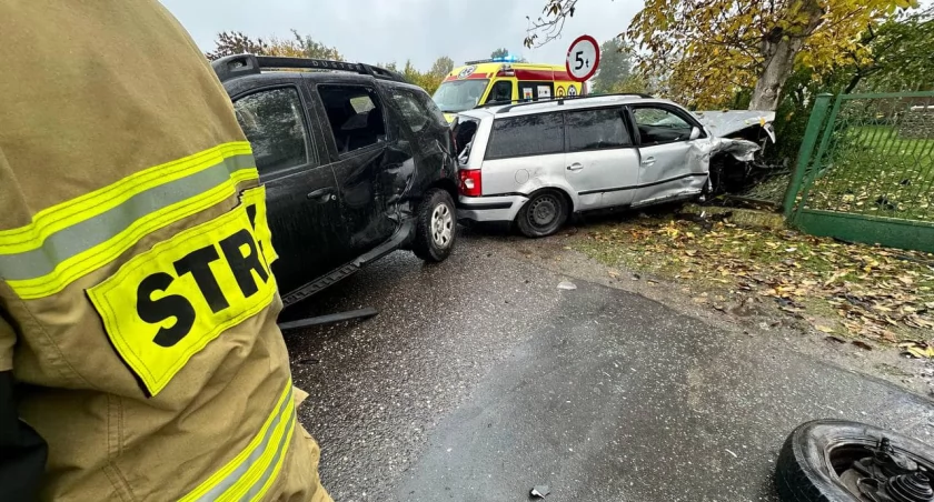 Zderzenie dwóch osobówek w Zawadach