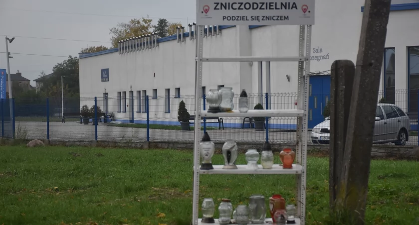 Dwie kolejne zniczodzielnie pojawią się w Łowiczu