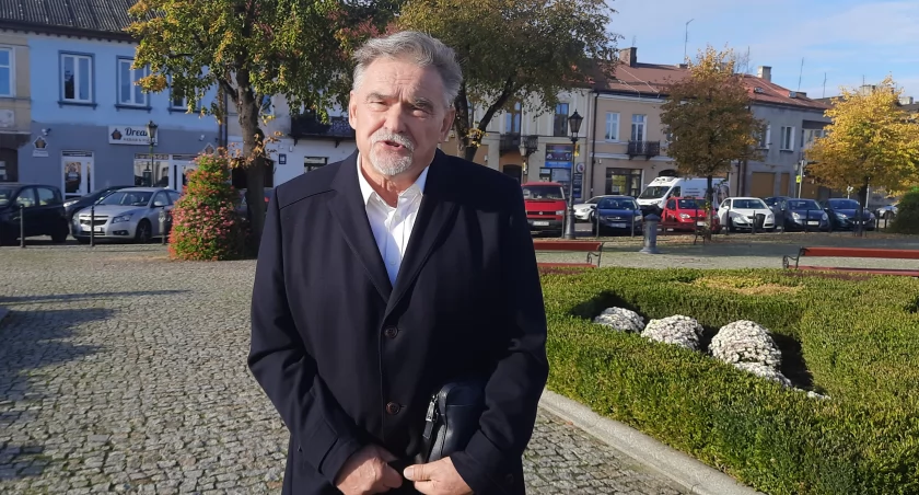 Łowicz. Konferencja prasowa Tadeusza Gajdy. Co ze zbiornikiem wodnym w Guźni? (film)