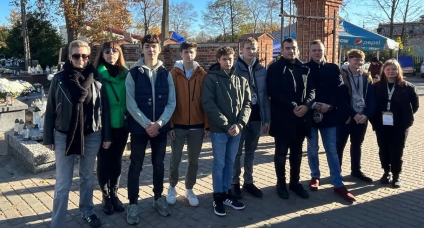 Blichowska społeczność kwestowała na cmentarzu katedralnym (foto)