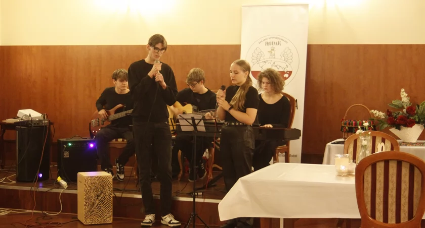 „Nie pytaj o Polskę”. Muzyczny wieczór w Senatorze (foto, film)