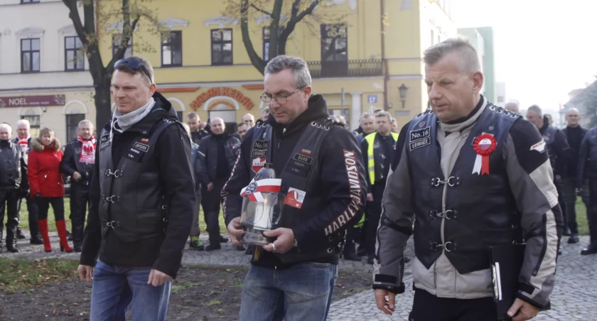 1. Łowicka Motocyklowa Parada Niepodległości (foto, film)