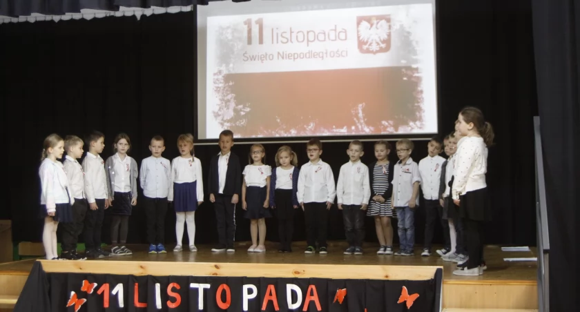 Przedszkolaki z Popowa pamiętały o Święcie Niepodległości (foto, film)