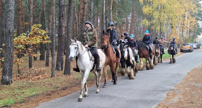 Okolice Łowicza. Niepodległościowy rajd konny (foto)