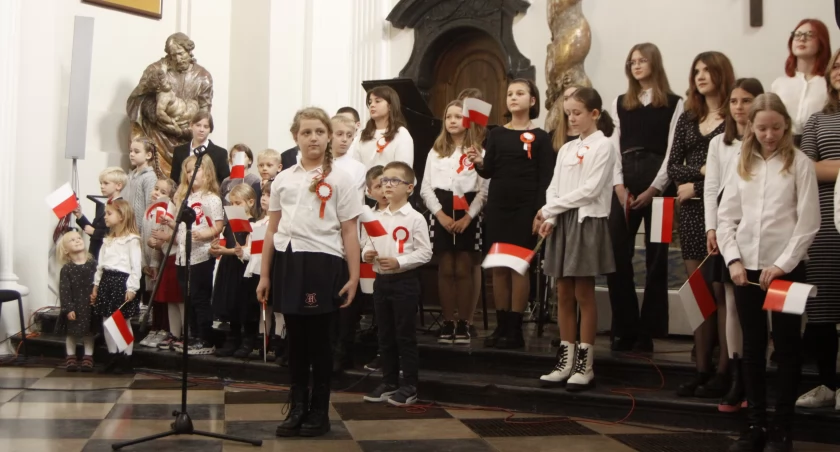 Koncert patriotyczny w Muzeum w Łowiczu (foto, film)