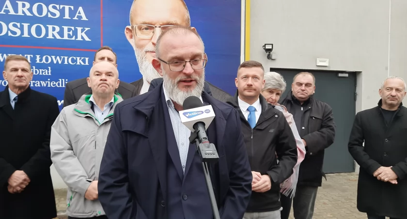 Łowicz. Konferencja prasowa lokalnych działaczy Prawa i Sprawiedliwości (film)