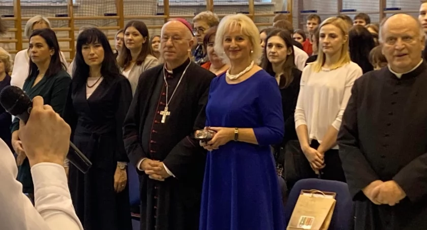 Biskup Andrzej Dziuba wizytował ZSP nr 3 w Łowiczu (foto)
