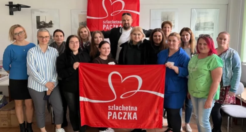 Szlachetna Paczka. Otwarto bazę danych. 33 rodziny z powiatu łowickiego czekają na pomoc!