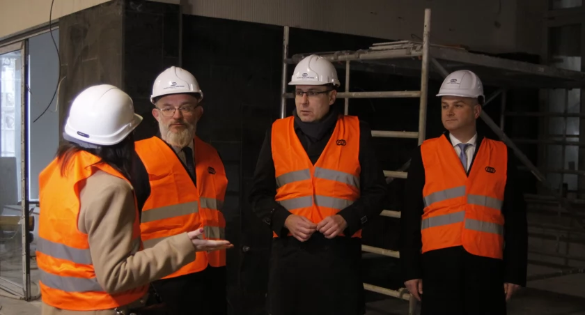 Przebudowa dworca Łowicz Główny na ostatniej prostej (foto, film)