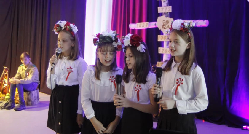 Kiernozia. Akademia i koncert pieśni patriotycznych w Młodzieżowym Ośrodku Socjoterapii (foto, film)