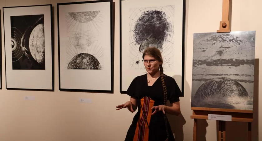Wystawa prac Karoliny Zimnej-Stelmaszewskiej w łowickim muzeum (foto, film)