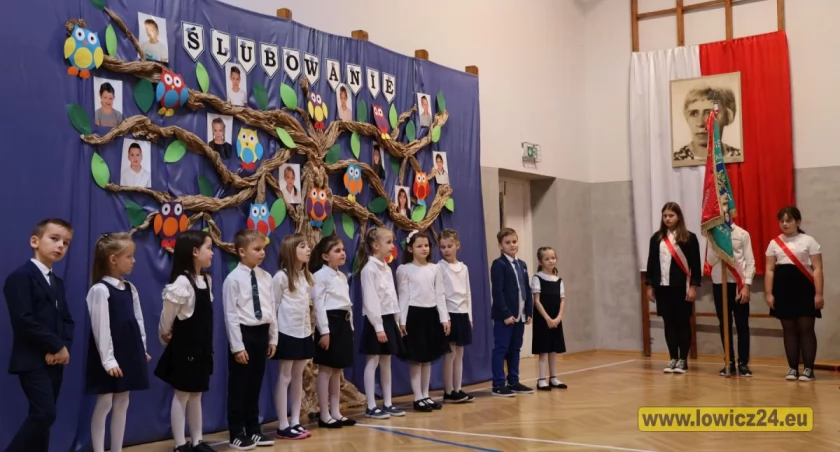 Bobrowniki. Dzień Patrona szkoły oraz ślubowanie uczniów klas pierwszych (foto, film)
