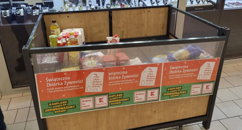 Święta godne, a nie głodne. W Łowiczu trwa Świąteczna Zbiórka Żywności (foto)