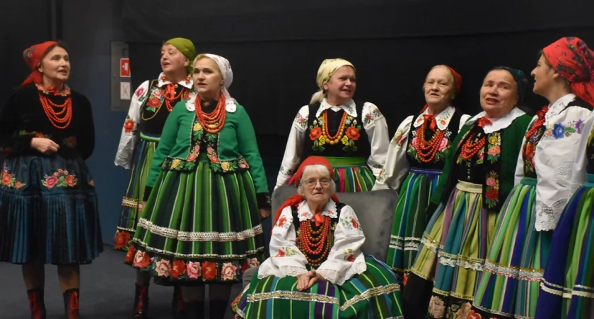 Maria Stachnal - łowicka wycinankarka z 60-letnim stażem (foto,film)