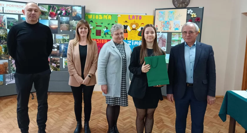 Sukces uczennicy II LO w Konkursie fotograficzno-plastycznym (foto)