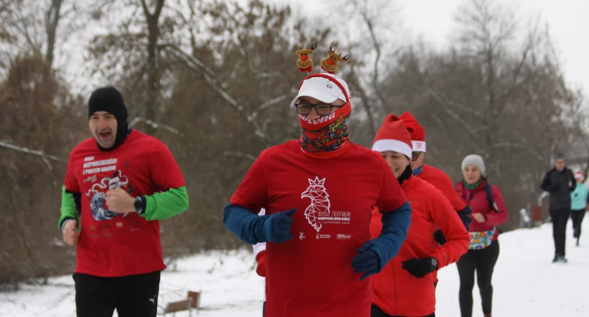 Mikołajkowy parkrun w Łowiczu (foto)