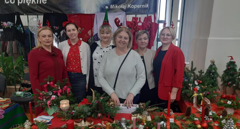 Szkolny kiermasz bożonarodzeniowy w Łowiczu (foto, film)