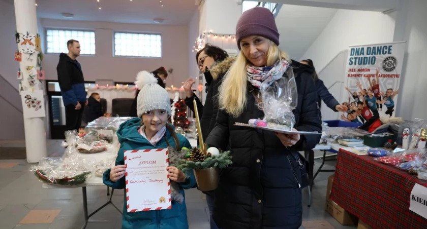 Rozstrzygnięcie konkursu i kiermasz bożonarodzeniowy łowickiego schroniska (foto)
