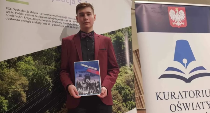 Sukces ucznia II LO w Łowiczu w ogólnopolskim konkursie wokalnym (foto)