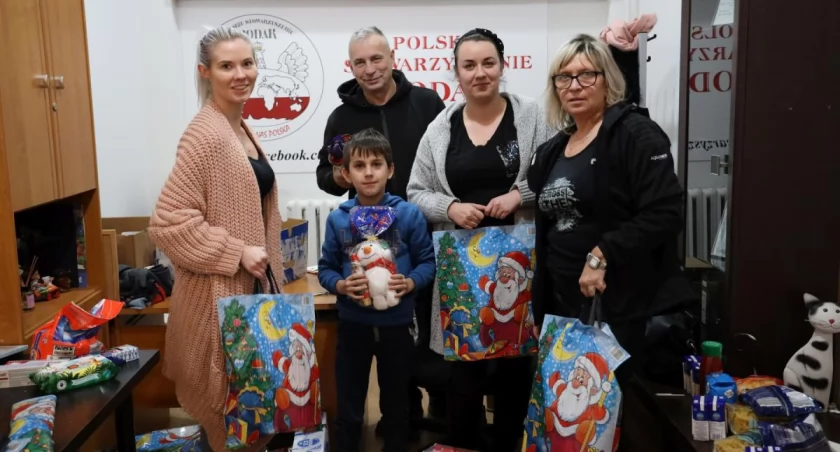 Stowarzyszenie Rodak. Już wkrótce Świąteczne Paczki trafią do Polaków z Wileńszczyzny i potrzebujących mieszkańców Łowicza (foto)
