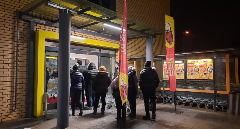 Łowicz. Otwarcie Biedronki na Korabce (foto)