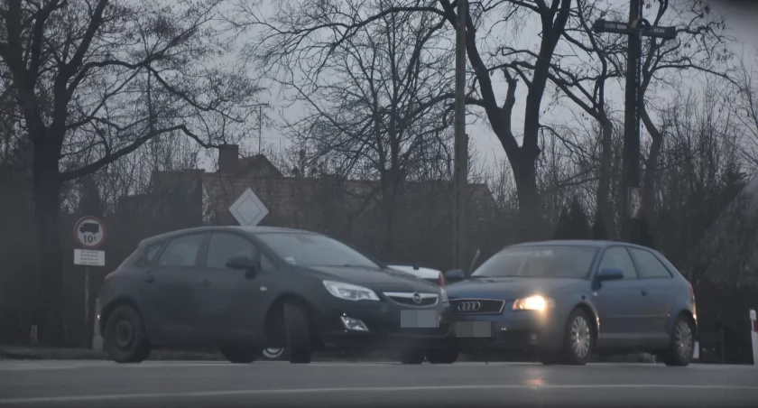 Niebezpieczny poranek w Łowiczu (foto)