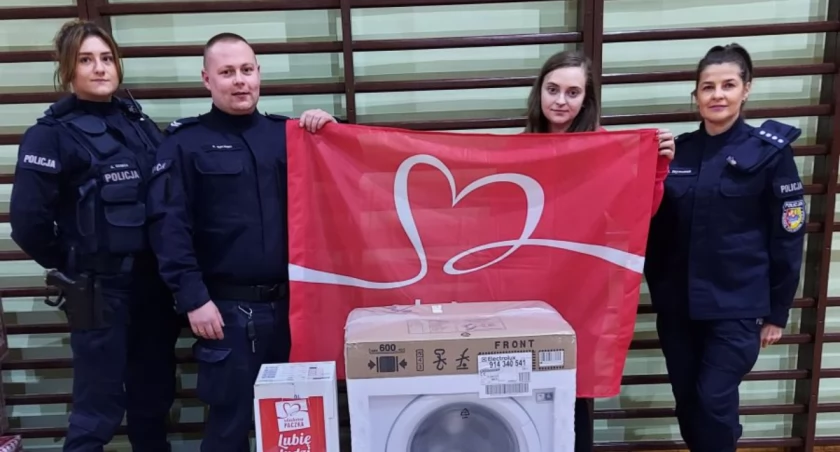 Szlachetna Paczka również od łowickich policjantów!