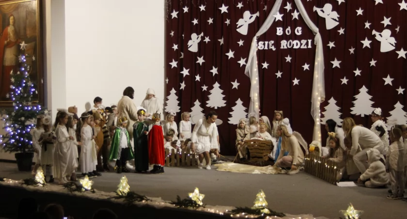 Łowicz. Jasełka dzieci z przedszkola „U Bolesi” (foto, film)