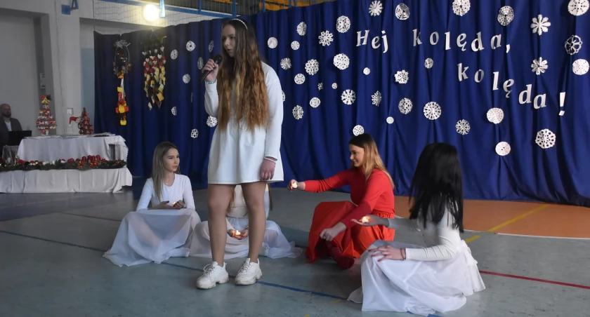 Przedstawienie bożonarodzeniowe w ZSP nr 3 w Łowiczu (foto,film)